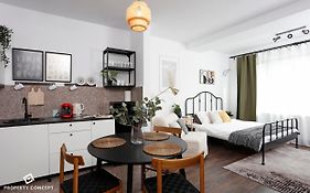 Modern Condo Near Morii Lake